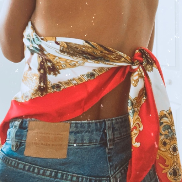 Red chain top - Picture 3 of 10